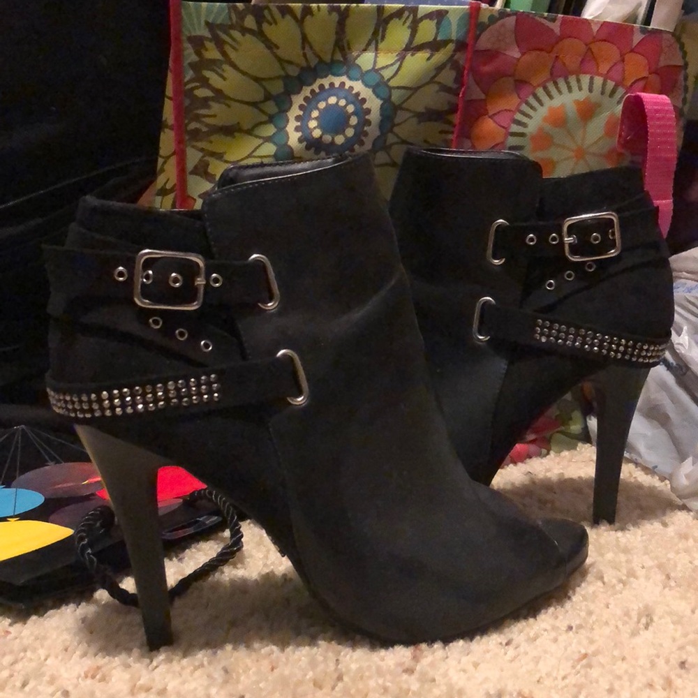 Black heeled boots open toe